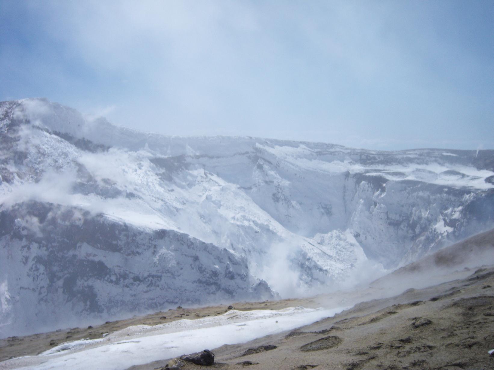 Sull''Etna con gli sci: il cratere